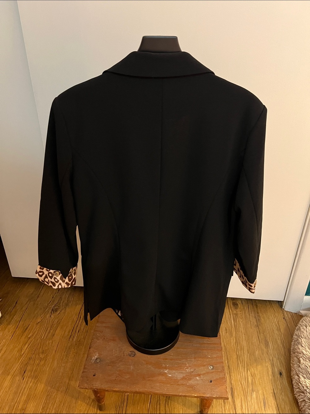 Andree Black Blazer with Leopard-Print Lining Like New Never Worn - Picture 2 of 8